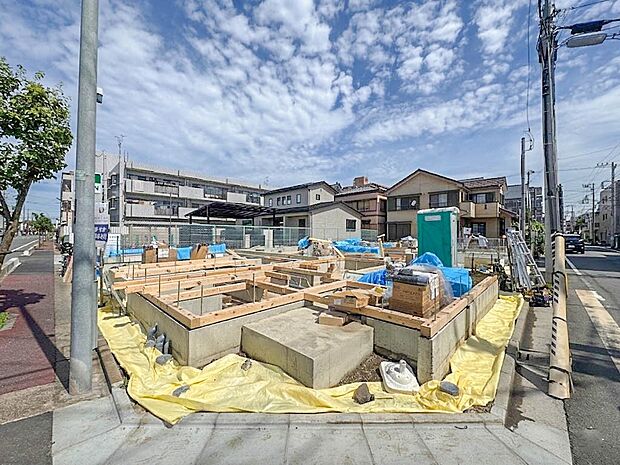 【外観】ここから始まる「日常」はご家族にとってかけがえのない時間となります。少しでも豊かに、快適に。そんな想いから本邸宅は生まれました。