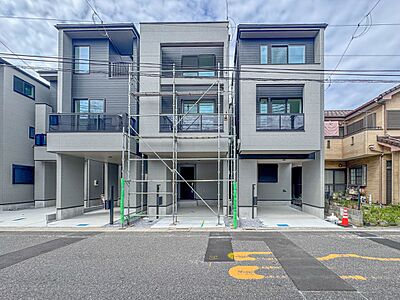 外観:5号棟【外観】こちらの物件が少しでも気になるようでしたら、お気軽にお問合せください。人生でいちばん大きなお買い物ですので、ゆっくりご見学ください。ネット上の画像と実際の見学では、リアル感がま… 外観:5号棟【外観】こちらの物件が少しでも気になるようでしたら、お気軽にお問合せください。人生でいちばん大きなお買い物ですので、ゆっくりご見学ください。ネット上の画像と実際の見学では、リアル感がま…