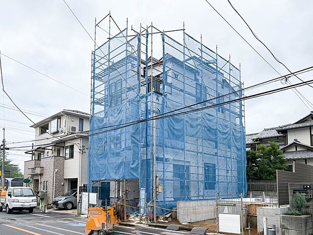 【ひとつ先の住み心地】家族の温かさと陽光の暖かさ、楽しい毎日と明るい未来を予感させる「空間が織り成すひとつ先の住み心地」を演出します。