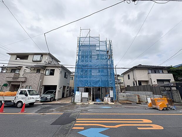 【前面道路】車の通行が少ないので、静かな住環境を維持することができます。