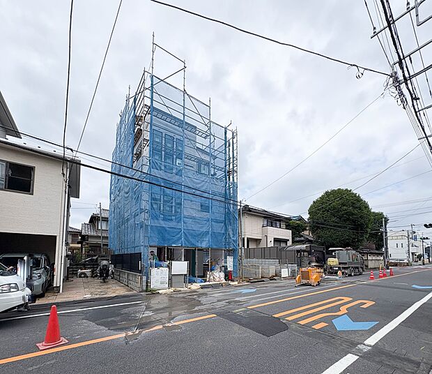 【前面道路】車の通行が少ないので、静かな住環境を維持することができます。