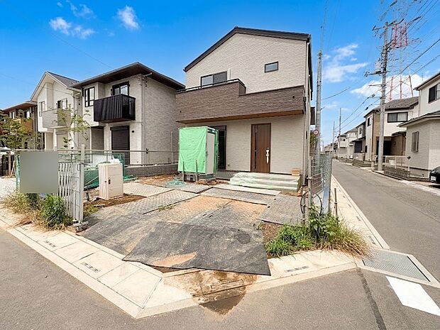 【前面道路】車の通行が少ないので、静かな住環境を維持することができます。