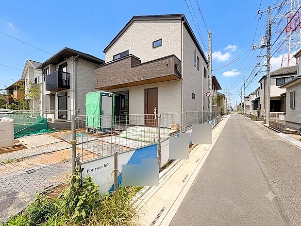 【外観】家族の温かさと陽光の暖かさ、楽しい毎日と明るい未来を予感させる「空間が織り成すひとつ先の住み心地」を演出します。