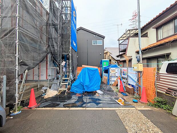 【駐車場】カースペース2台可。車が1台なら、来客用の駐車場や、駐輪スペースとしてご活用ください。