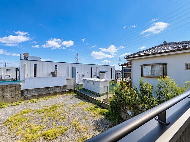 【眺望良好】 少し優雅に、眺望の良い部屋で新生活をしてみませんか？眺望や窓からの景色が良いと、家で過ごす時間も快適です。