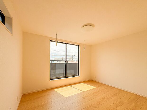【洋室5帖】充実した生活は伸びやかな居室空間から始まります。快適に・伸びやかに。心の潤いを求める方々へ。