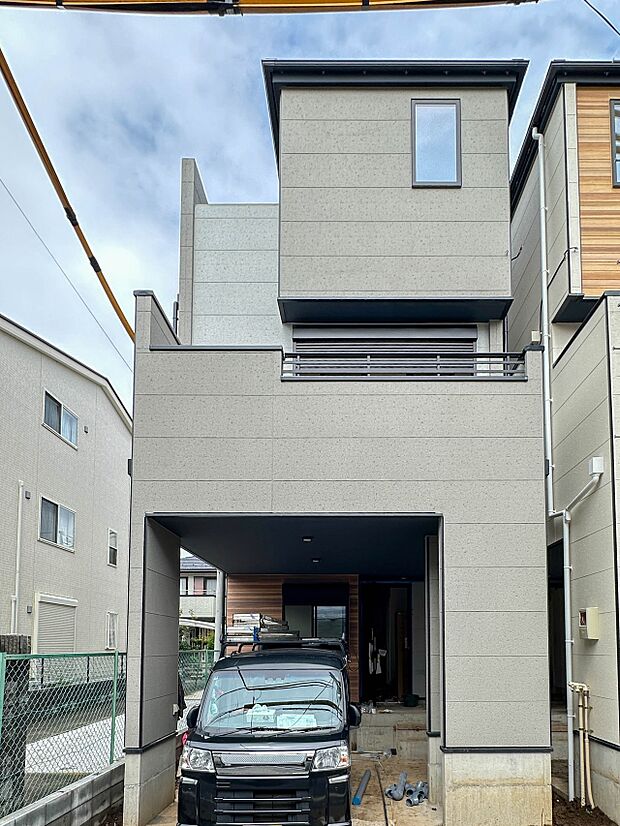 1号棟・2号棟【外観】家族の温かさと陽光の暖かさ、楽しい毎日と明るい未来を予感させる「空間が織り成すひとつ先の住み心地」を演出します。