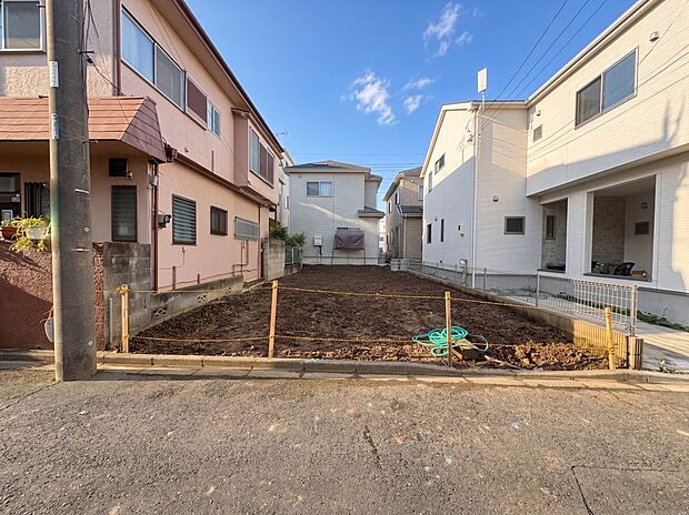 【外観】こちらの物件が少しでも気になるようでしたら、お気軽にお問合せください。人生でいちばん大きなお買い物ですので、ゆっくりご見学ください。ネット上の画像と実際の見学では、リアル感がまるで違…