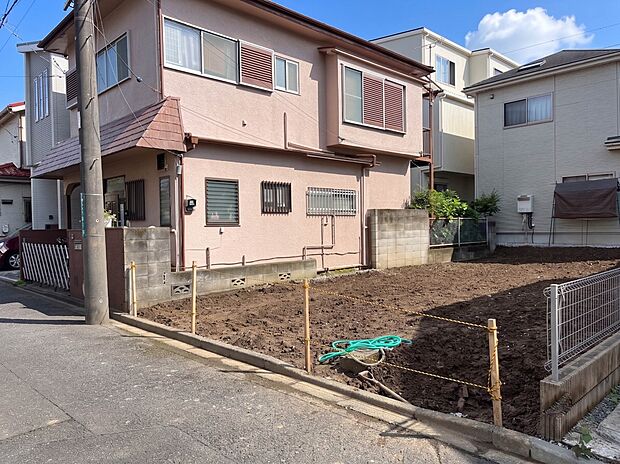 【外観】ここから始まる「日常」はご家族にとってかけがえのない時間となります。少しでも豊かに、快適に。そんな想いから本邸宅は生まれました。