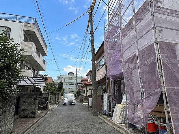 【外観】ここから始まる「日常」はご家族にとってかけがえのない時間となります。少しでも豊かに、快適に。そんな想いから本邸宅は生まれました。　