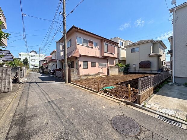 【前面道路4m】車の通行が少ないので、静かな住環境を維持することができます。