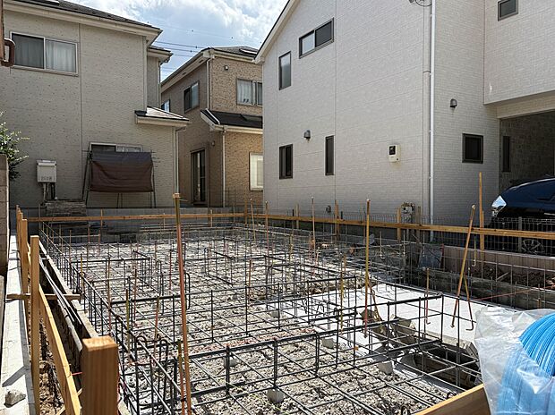【外観】家族の温かさと陽光の暖かさ、楽しい毎日と明るい未来を予感させる「空間が織り成すひとつ先の住み心地」を演出します。