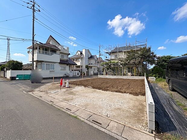 【前面道路4m】車の通行が少ないので、静かな住環境を維持することができます。