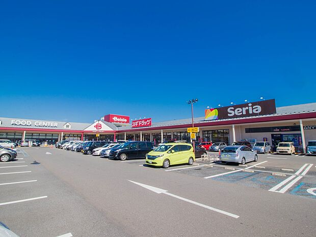 ショッピングセンター 650m ベイシア上尾平塚店