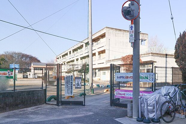 小学校 1300m 上尾市立上平小学校