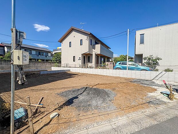 【現地土地】家族の温かさと陽光の暖かさ、楽しい毎日と明るい未来を予感させる「空間が織り成すひとつ先の住み心地」を演出します。