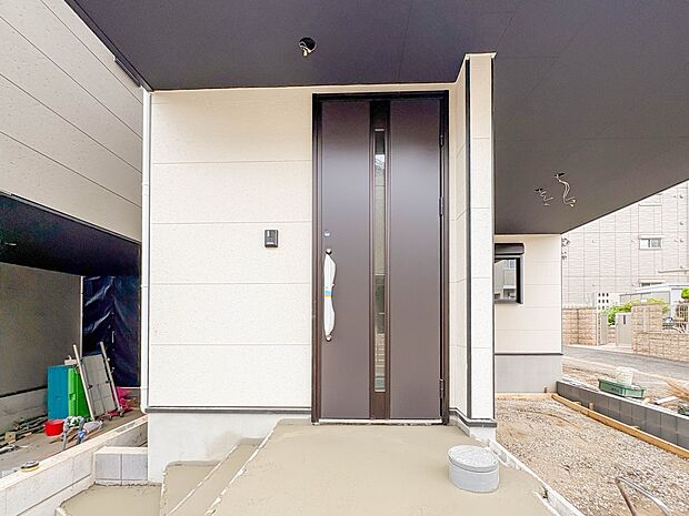 2号棟【玄関】玄関はおうちの顔と言われます。玄関アプローチは、外観デザインの印象を左右します。