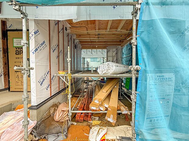5号棟【駐車場】日々の暮らしにマイカーが必要。そんな方は物件の購入条件に駐車場は必須です。通勤に、家族のお迎えに、お買物に、おでかけに、クルマライフを楽しみたい方に。