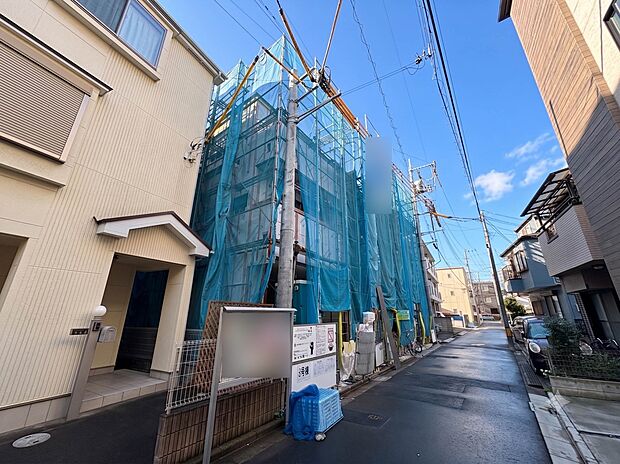 【外観】こちらの物件が少しでも気になるようでしたら、お気軽にお問合せください。人生でいちばん大きなお買い物ですので、ゆっくりご見学ください。ネット上の画像と実際の見学では、リアル感がまるで違…