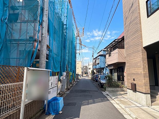 【前面道路4m】車の通行が少ないので、静かな住環境を維持することができます。