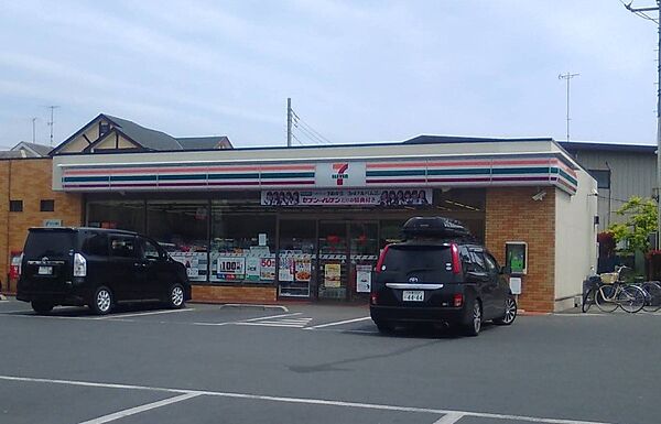 コンビニ 320m セブン-イレブン 岩槻上野2丁目店(セブン-イレブン 岩槻上野2丁目店まで徒歩約4分)