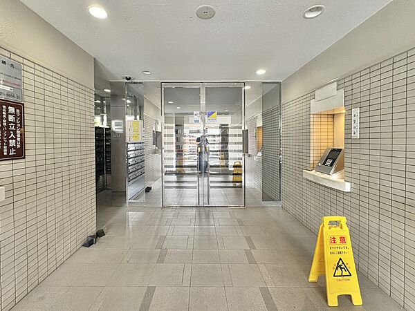 【エントランスホール】オートロックになっています