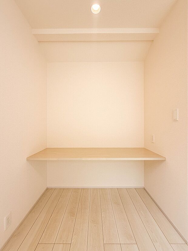 1号棟【その他内覧】こちらの物件が少しでも気になるようでしたら、お気軽にお問合せください。人生でいちばん大きなお買い物ですので、ゆっくりご見学ください。ネット上の画像と実際の見学では、リアル…