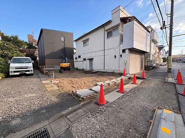 【外観】家族の温かさと陽光の暖かさ、楽しい毎日と明るい未来を予感させる「空間が織り成すひとつ先の住み心地」を演出します。