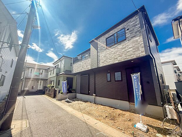 【前面道路】車の通行が少ないので、静かな住環境を維持することができます。