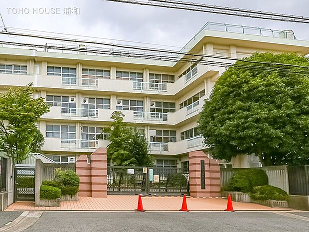 小学校 1000m さいたま市立浦和大里小学校