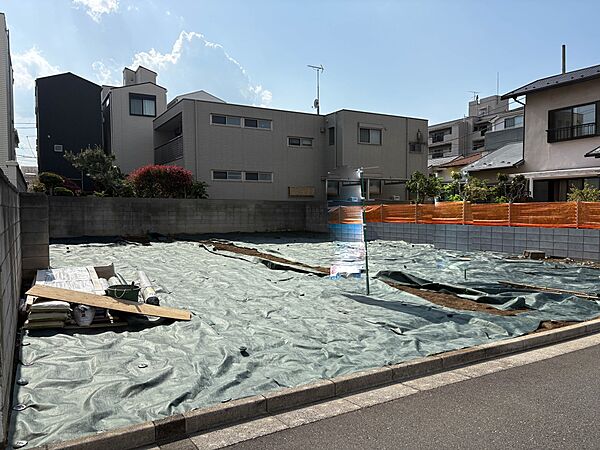 B区画【現地】陽当りや通風性など各所に施された工夫で住みやすさを実現。部屋の大きさや周辺環境・街並など、資料には掲載していない情報が現地にはたくさんございます。是非ご確認下さい。