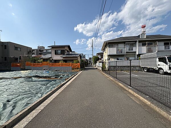 B区画【前面道路4ｍ】車の通行が少ないので、静かな住環境を維持することができます。