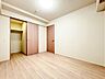寝室：【居室6帖】充実した生活は伸びやかな居室空間から始まります。快適に・伸びやかに。心の潤いを求める方々へ。