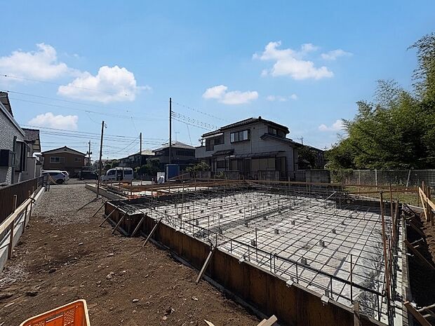 【外観】陽当りが良いと、洗濯物が乾きやすいですし、湿気やカビの心配も減るので快適です。寒い冬の日でも、日差しが届くと家の中が暖かくなりますね。