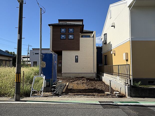 【外観】家族の温かさと陽光の暖かさ、楽しい毎日と明るい未来を予感させる「空間が織り成すひとつ先の住み心地」を演出します。