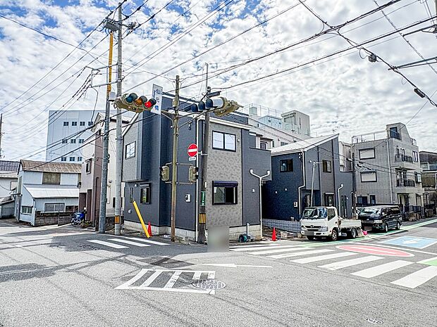 【外観】こちらの物件が少しでも気になるようでしたら、お気軽にお問合せください。人生でいちばん大きなお買い物ですので、ゆっくりご見学ください。ネット上の画像と実際の見学では、リアル感がまるで違…