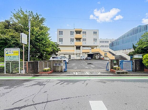 小学校 320m さいたま市立東宮下小学校(東宮下小学校(校庭に草地があり、豊かな自然に恵まれている環境です。外国籍の児童が多く在籍しているため、教育委員会から声をかけていただいたＮＧＯ団体…