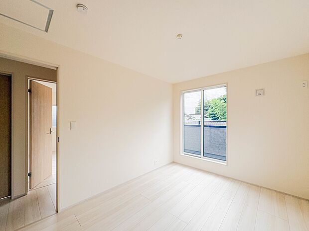 【今どきのこども部屋】  昨今のトレンドになりつつあるのが、広過ぎず、快適すぎない子ども部屋。勉強と寝るだけの部屋にすることで閉じこもりがなくなり、リビングで過ごす時間が増えると言われていま…