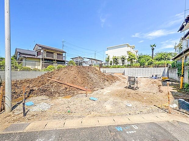 【外観】家族の温かさと陽光の暖かさ、楽しい毎日と明るい未来を予感させる「空間が織り成すひとつ先の住み心地」を演出します。