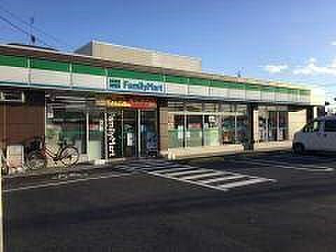 コンビニ 450m ファミリーマート岩槻東町一丁目店