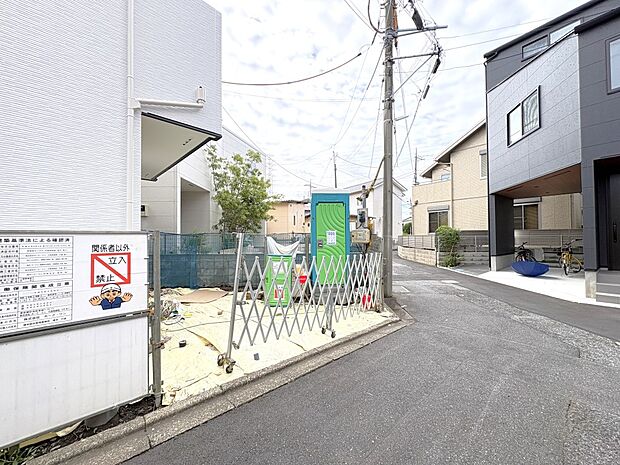 【前面道路】車の通行が少ないので、静かな住環境を維持することができます。