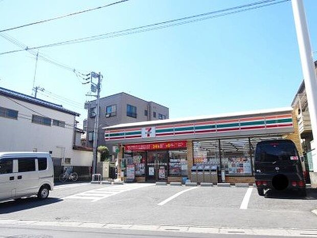 コンビニ 350m セブンイレブン鳩ヶ谷本町店(セブンイレブンは近くて便利を掲げています。近くとは、心の近さ。便利とはモノが期待以上の品質でお客さまに届くこと。セブン銀行など新しいサービスを…