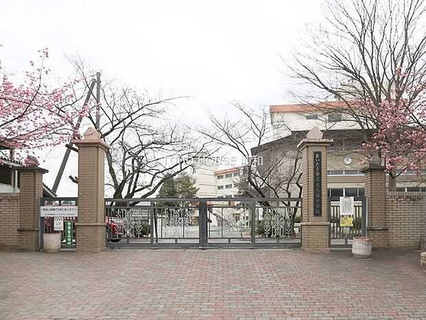 中学校 700m さいたま市立大久保中学校