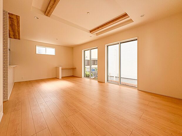 【リビングダイニング LDK18.25帖】流行に左右されず、将来にわたって価値が継続する「上質」な佇まい。