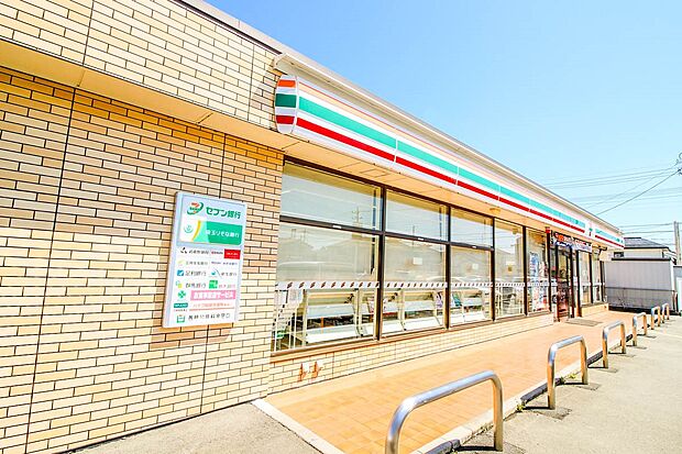 コンビニ 750m セブンイレブンさいたま大久保小学校前店(セブンイレブンは近くて便利を掲げています。近くとは、心の近さ。便利とはモノが期待以上の品質でお客さまに届くこと。セブン銀行など新し…