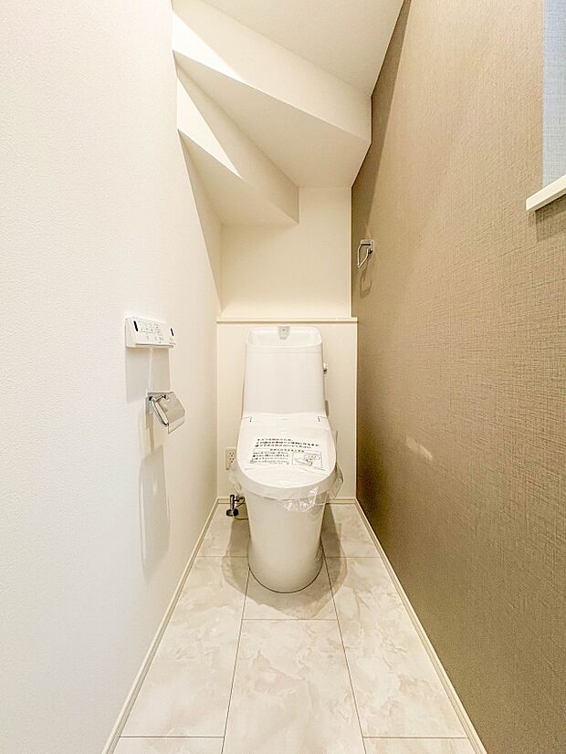 【トイレ】いつも清潔なスペースであってほしいのが毎日使うトイレです。掃除がしやすいのはもちろん、落ち着けるスペースとして機能することも大切です。