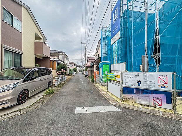 【前面道路】車の通行が少ないので、静かな住環境を維持することができます。