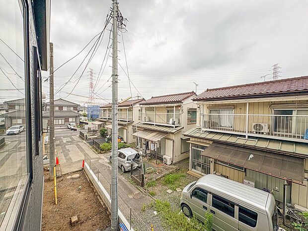 【眺望】その街並みは、さまざまな家の姿が、歩く人々を楽しませている。そう街並みは街の美しい風景なのだ。その風景が目をやさしく和ませてくれている。