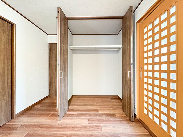 【収納】各部屋を最大限に広く使って頂ける様、全居住スペースに収納付。プライベートルームはゆったりと快適に。