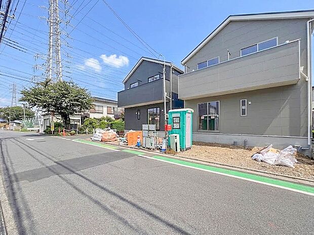 【前面道路5.9M】車の通行が少ないので、静かな住環境を維持することができます。